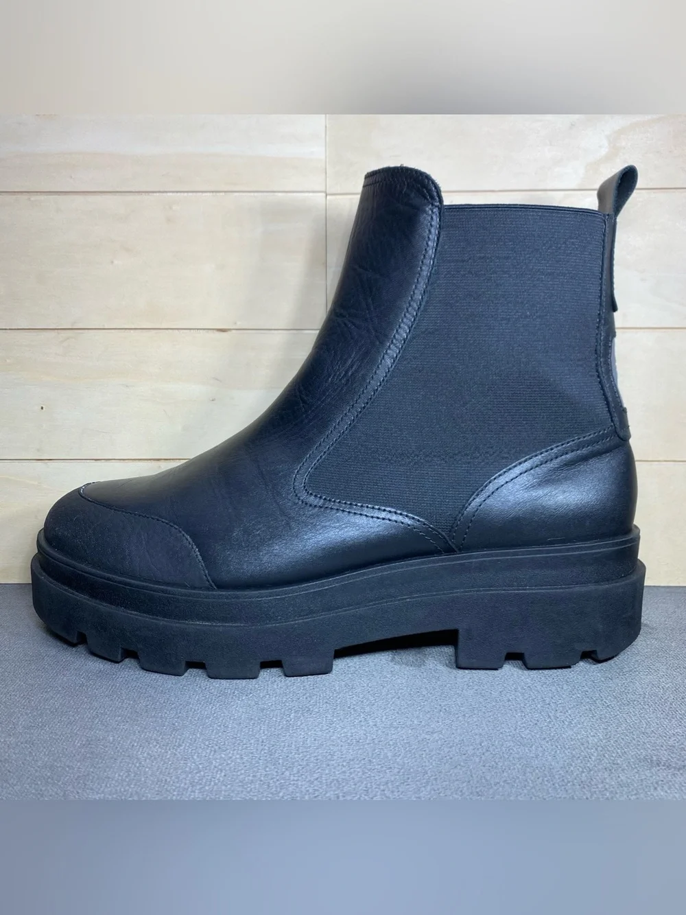 Fly London Lugged Chelsea Boots Black Leather Women's Size 10.5 Shoes EU41